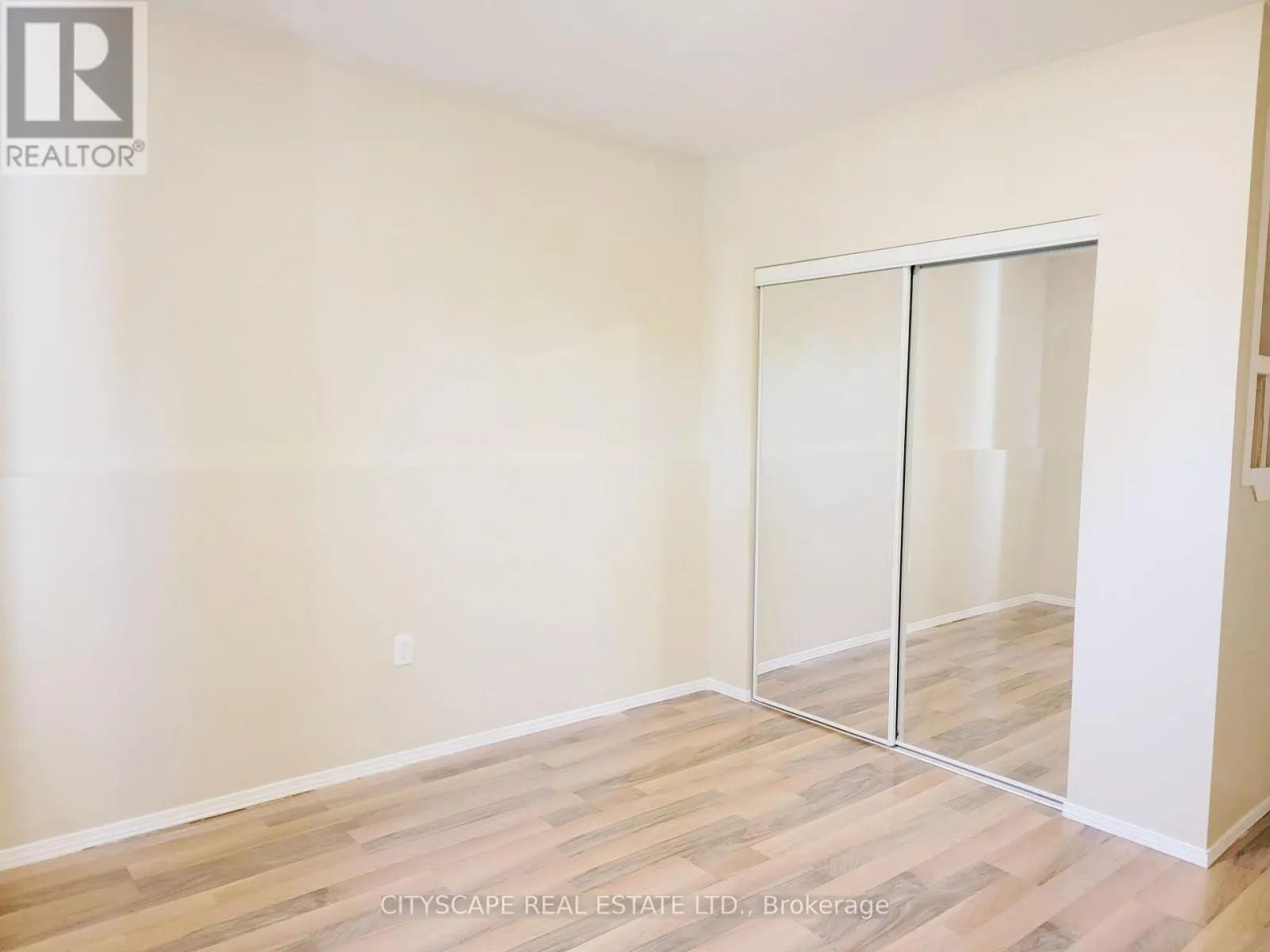 6 CHERRY SANDS CRESCENT