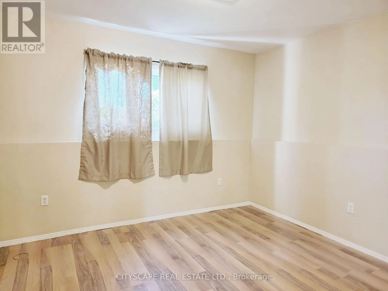6 CHERRY SANDS CRESCENT