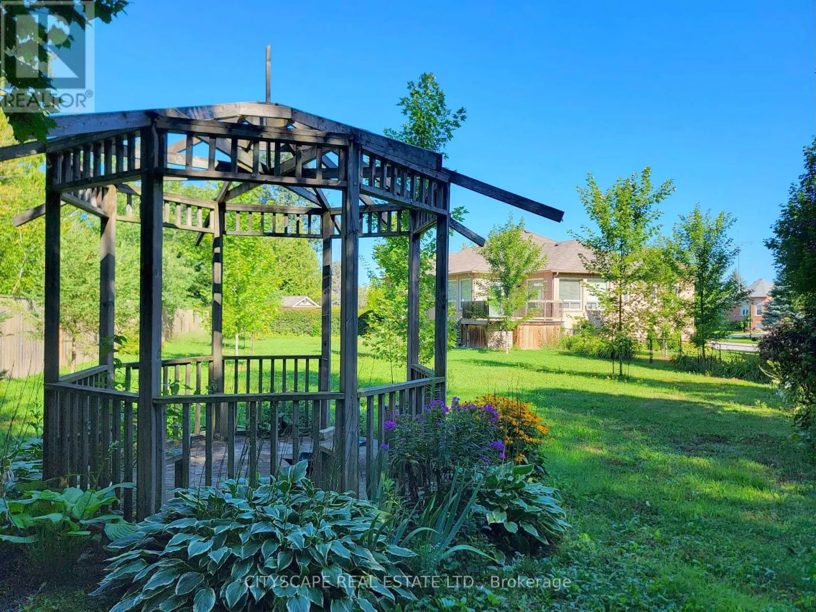 6 CHERRY SANDS CRESCENT
