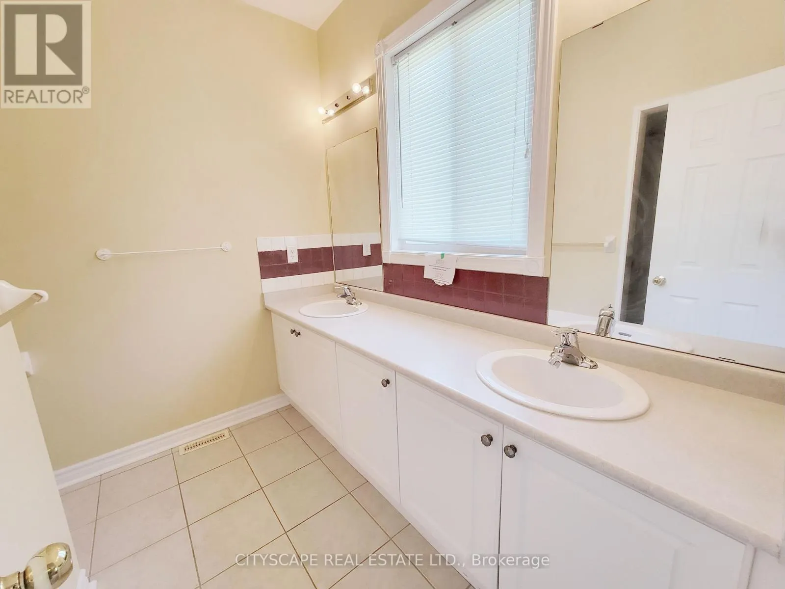 6 CHERRY SANDS CRESCENT
