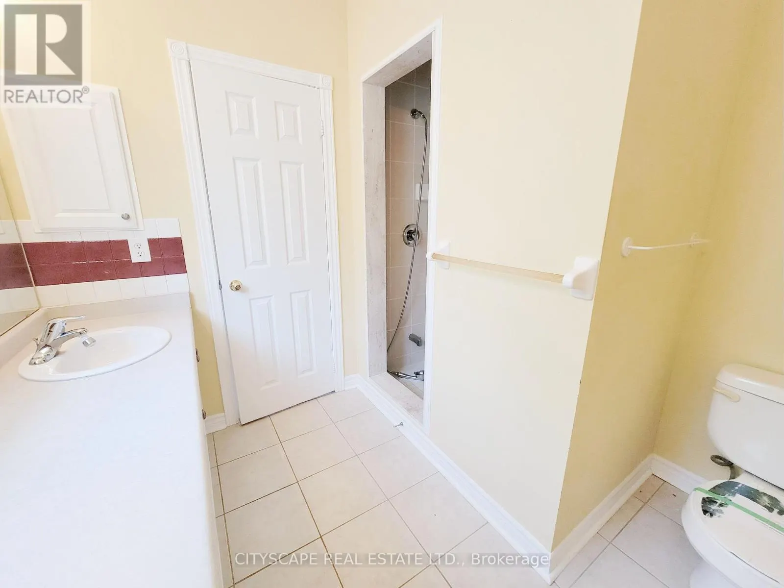 6 CHERRY SANDS CRESCENT