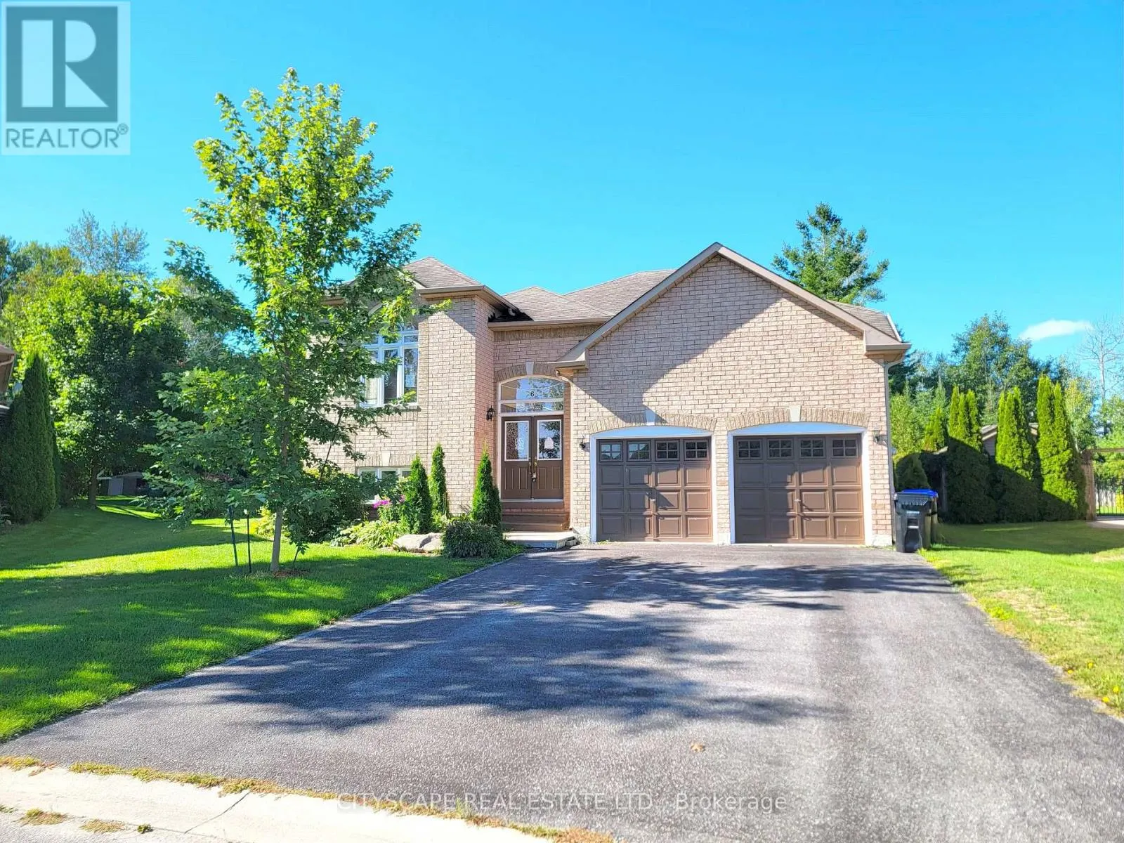 6 CHERRY SANDS CRESCENT