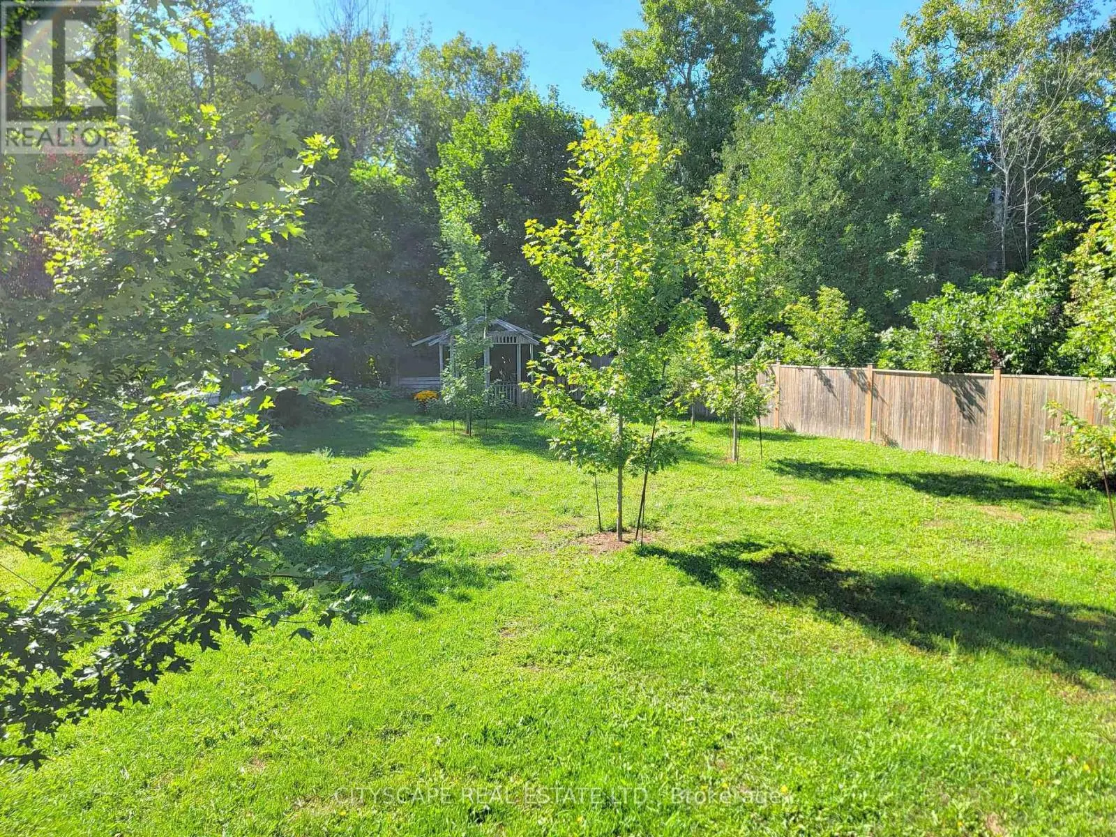 6 CHERRY SANDS CRESCENT