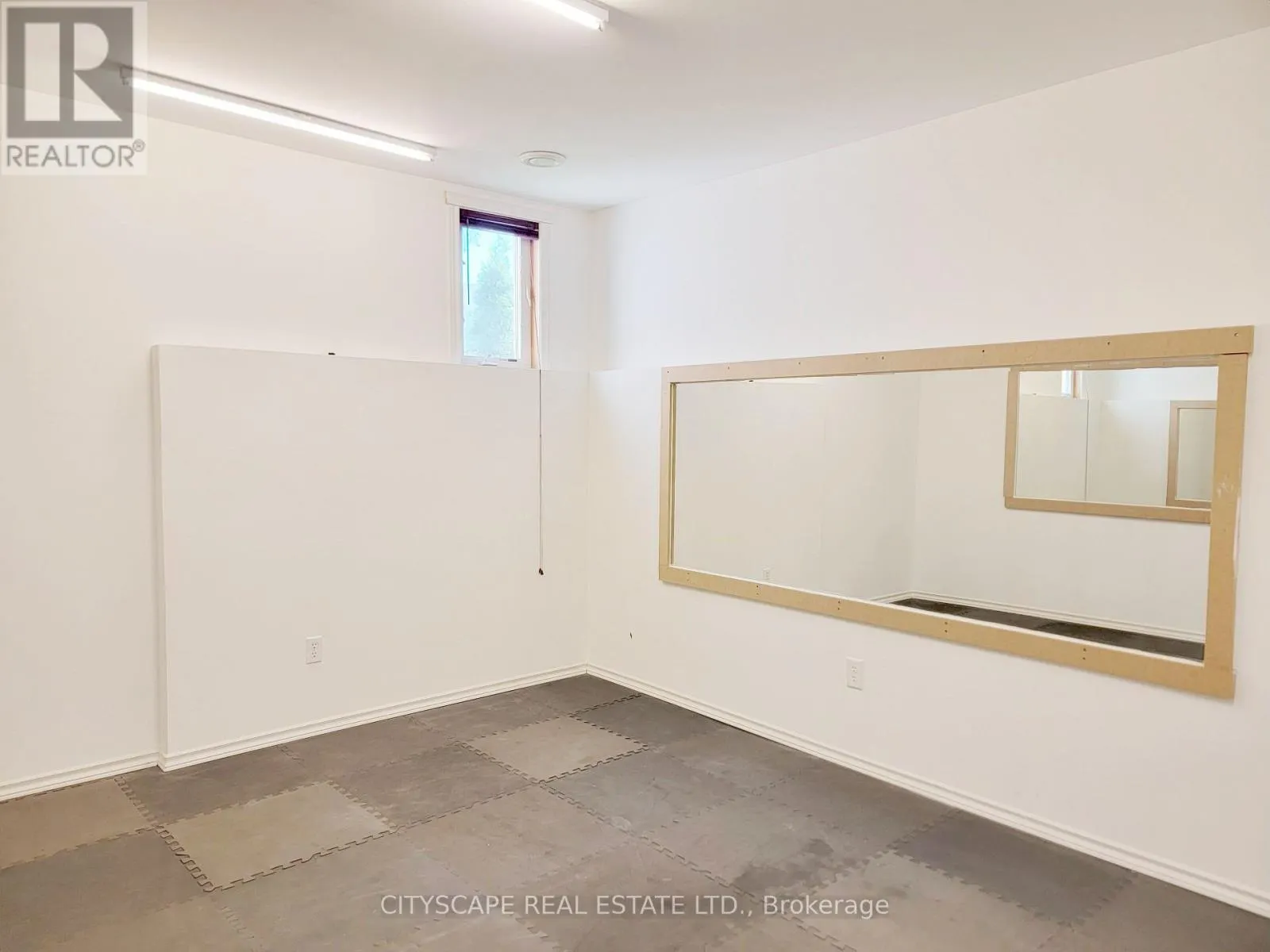 6 CHERRY SANDS CRESCENT