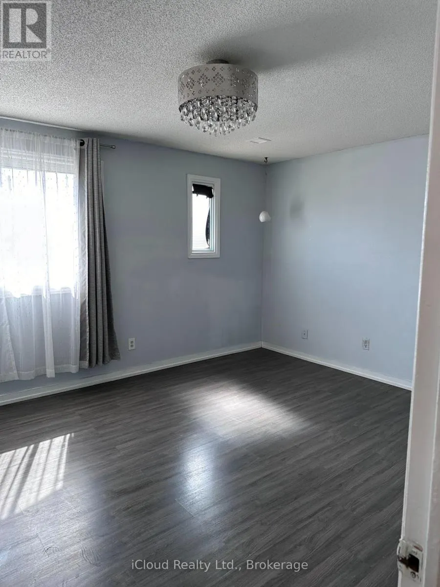 UPPER - 296 HICKLING TRAIL