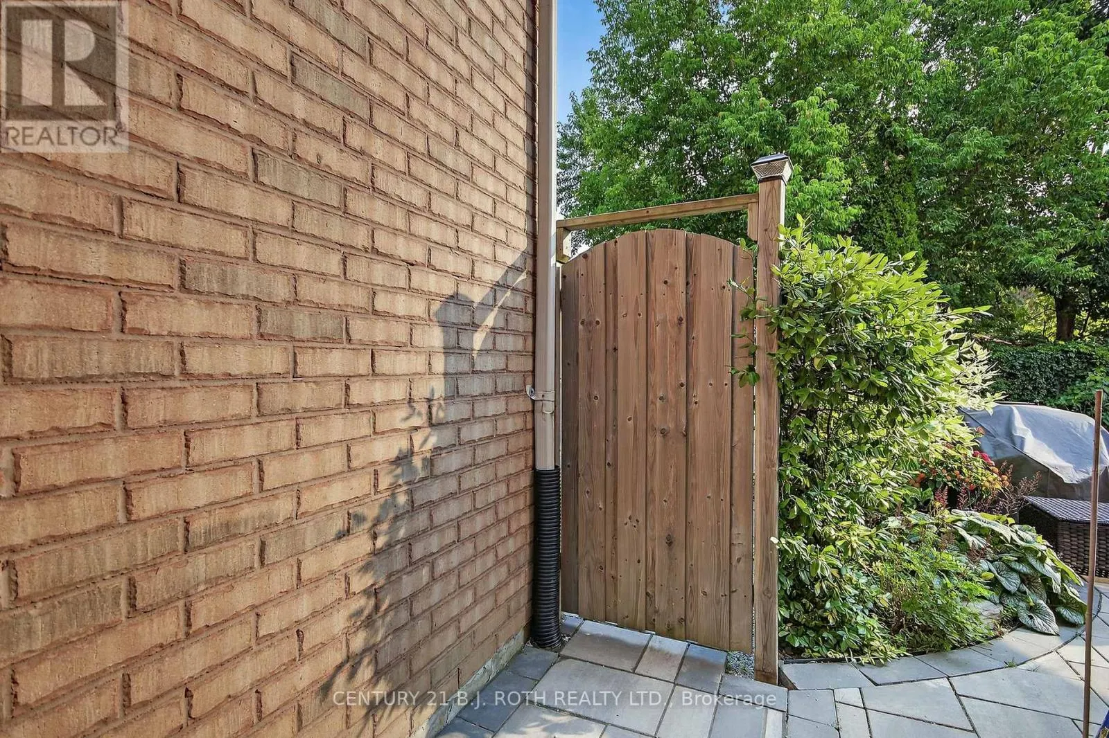 80 BRUCE CRESCENT