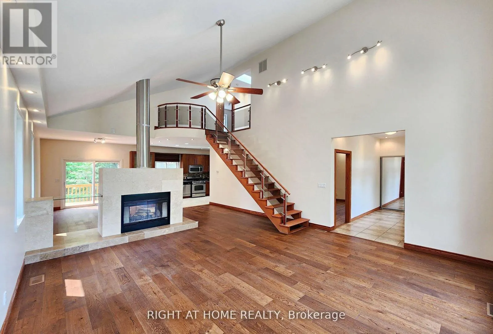 2384 CHAMPLAIN ROAD