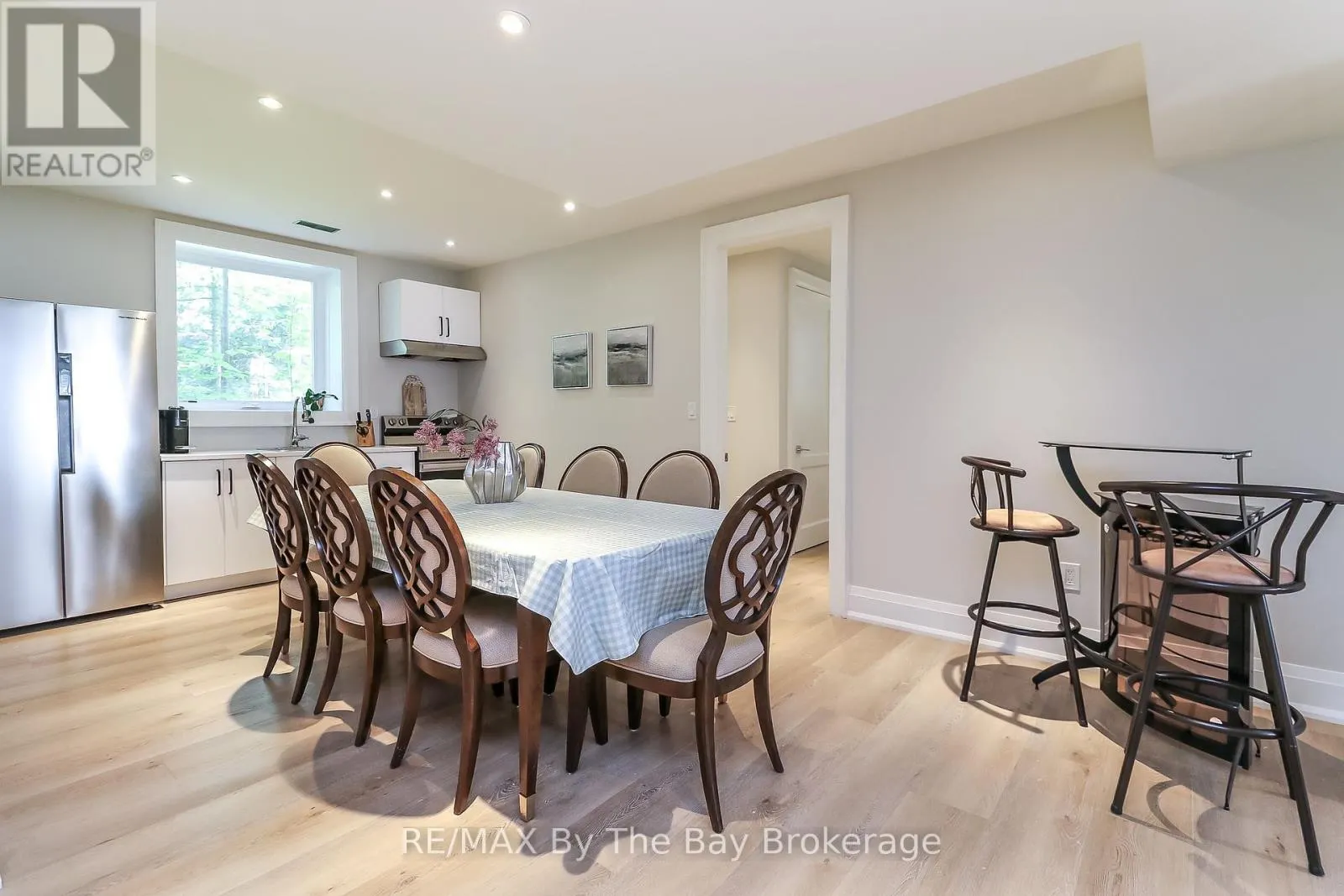 35 48TH STREET N