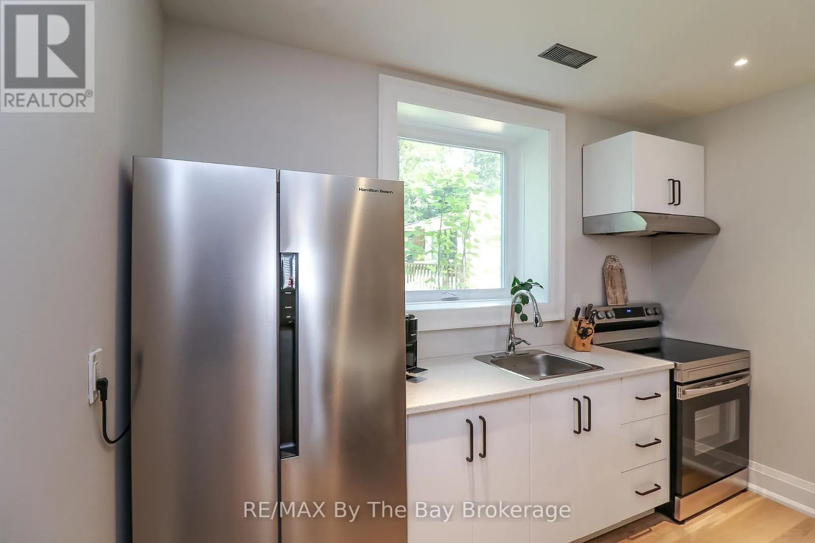 35 48TH STREET N