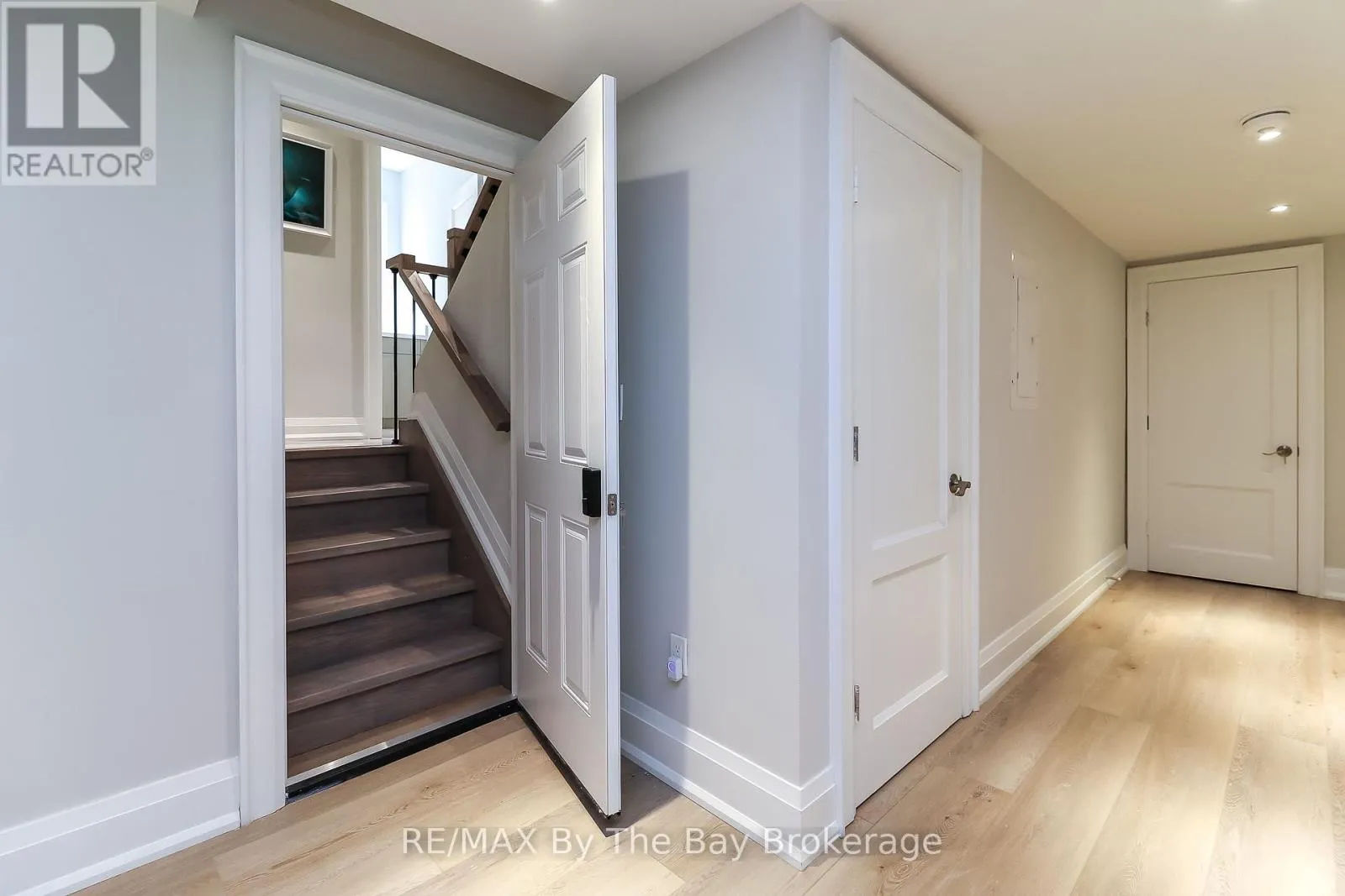 35 48TH STREET N