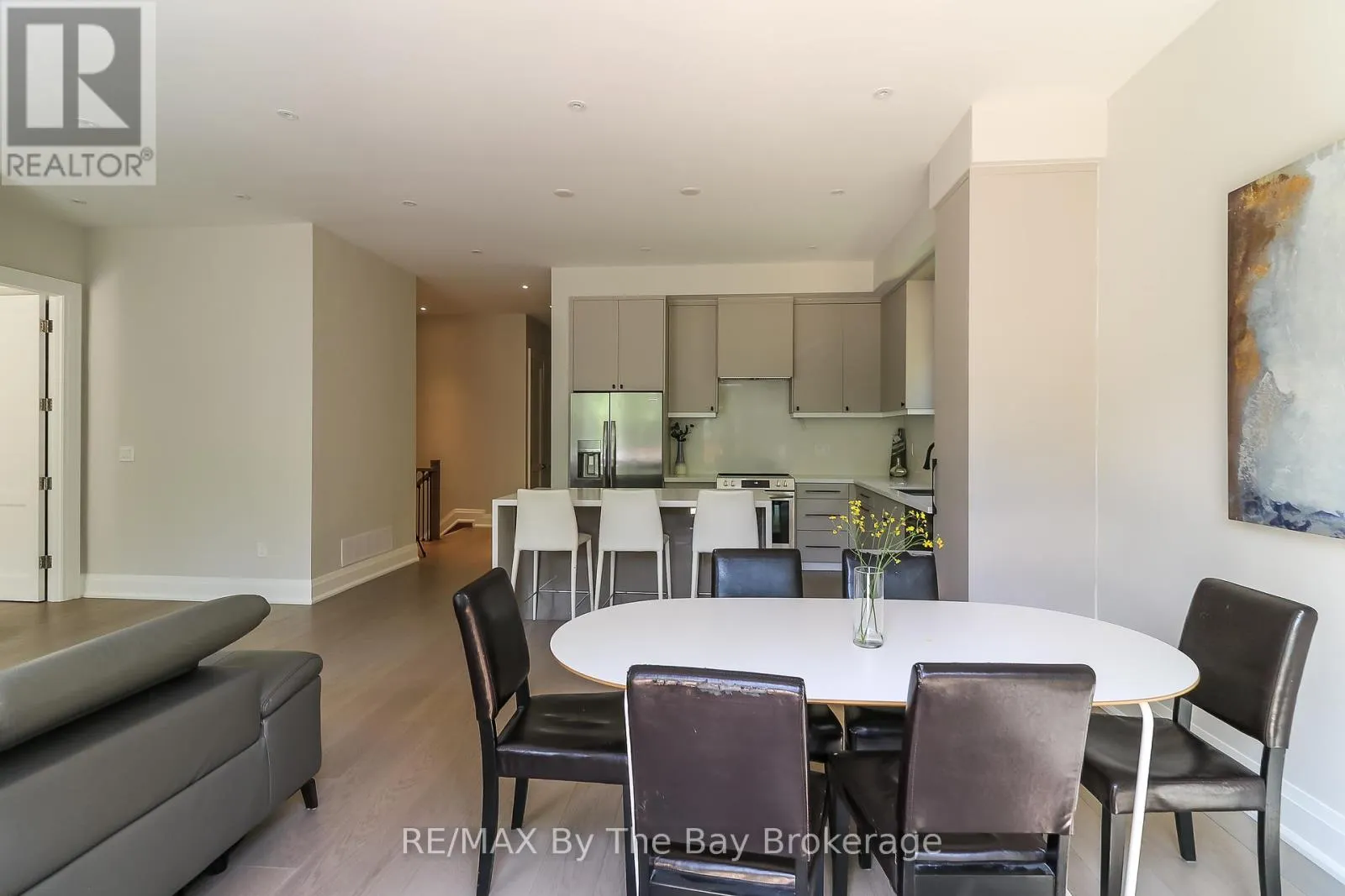 35 48TH STREET N