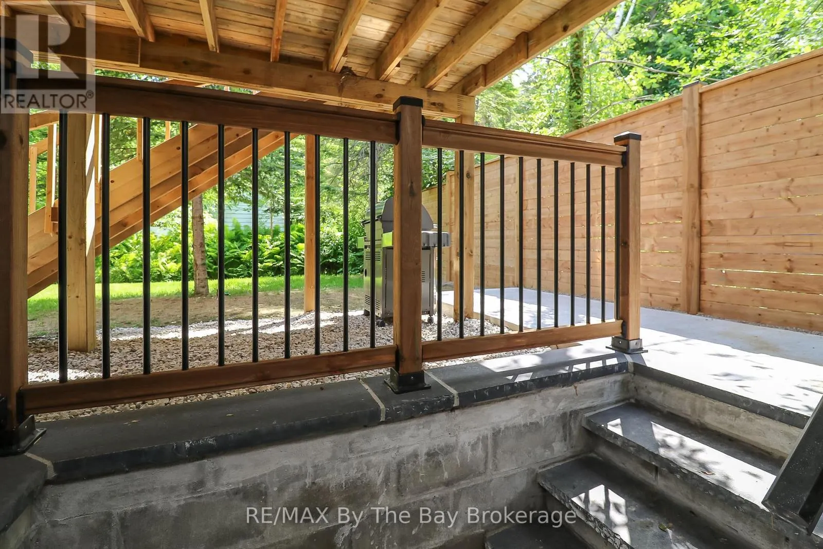 35 48TH STREET N