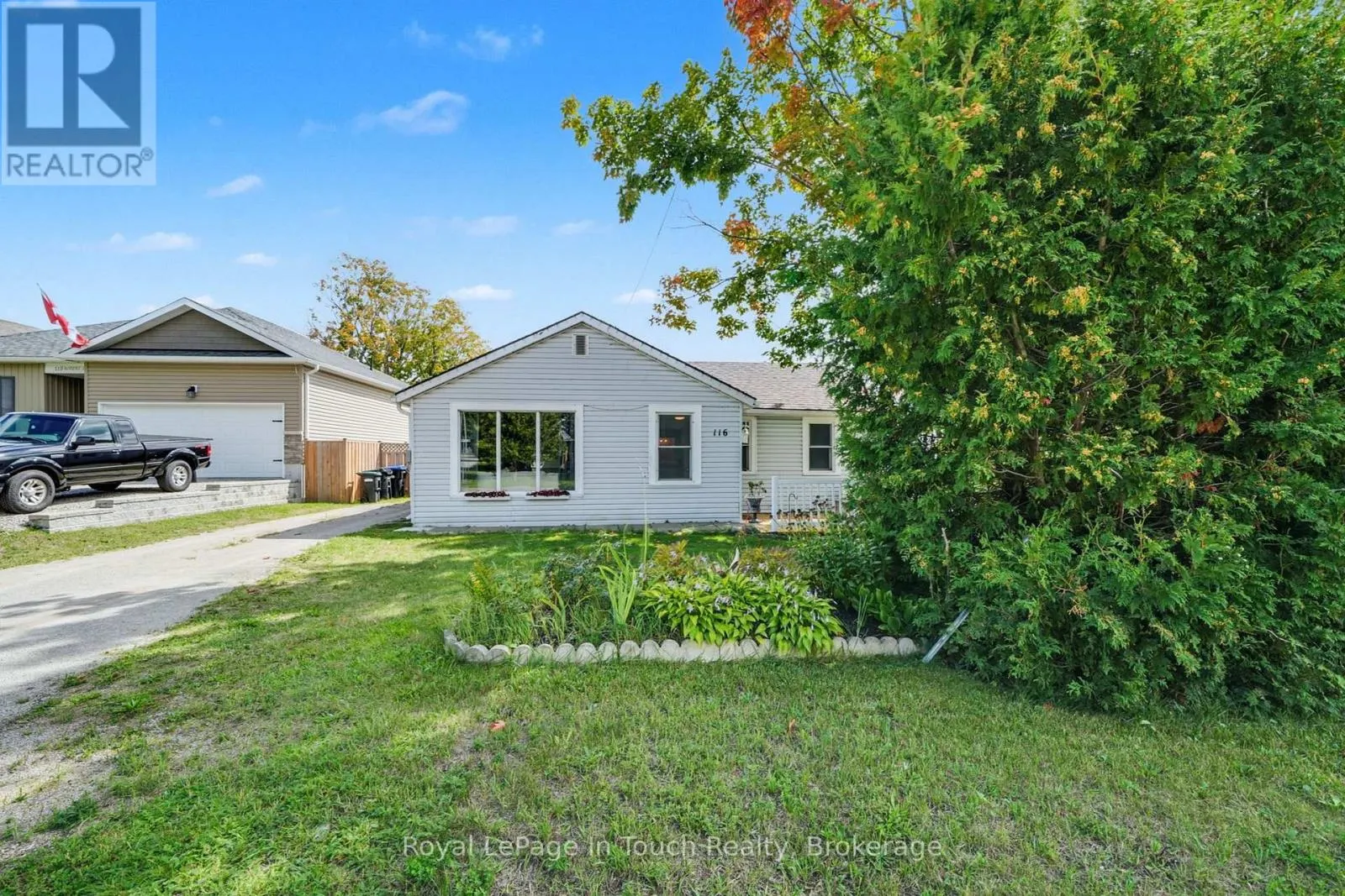 116 ROBERT STREET E