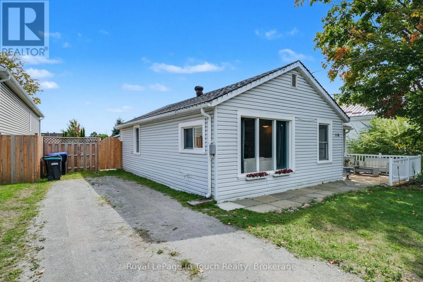 116 ROBERT STREET E