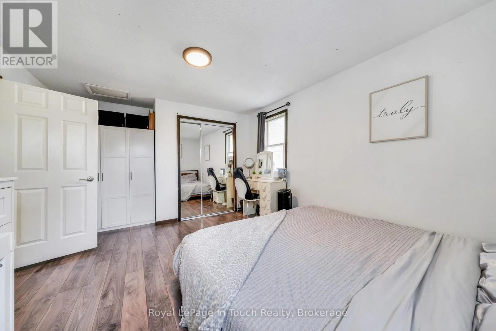 116 ROBERT STREET E