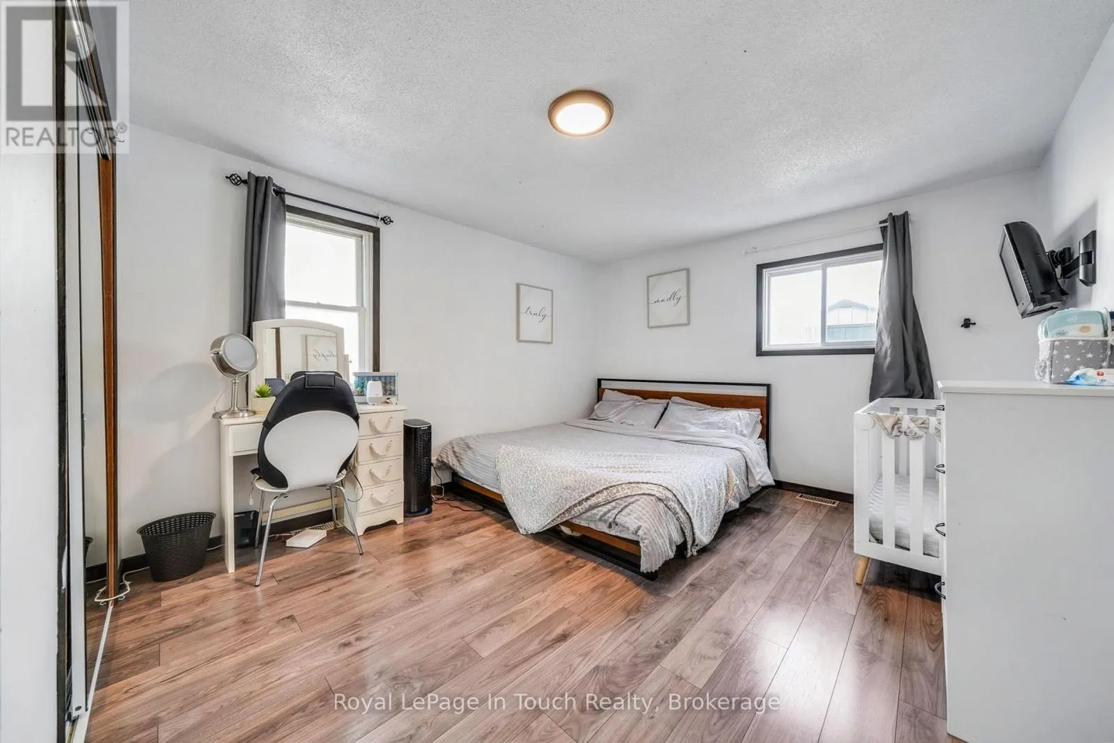 116 ROBERT STREET E