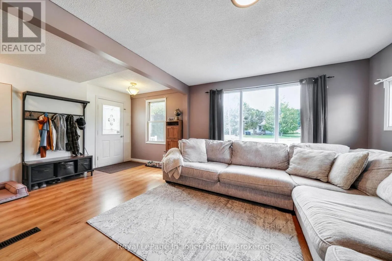 116 ROBERT STREET E