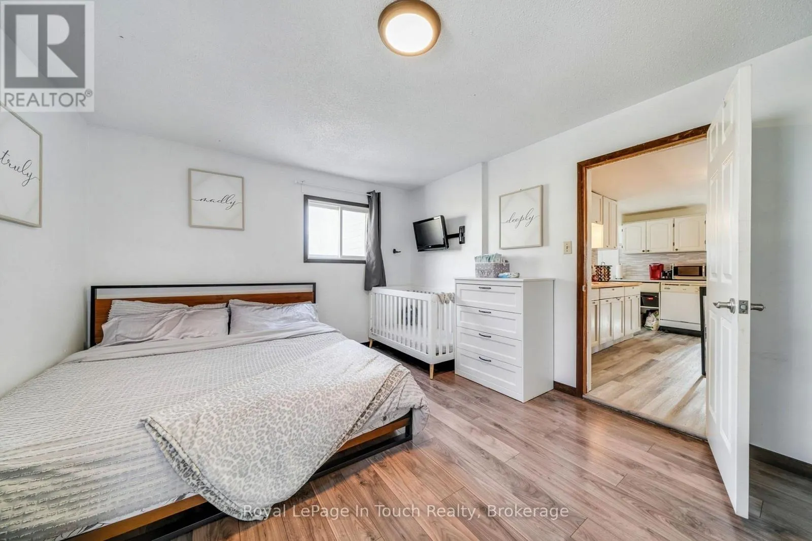 116 ROBERT STREET E