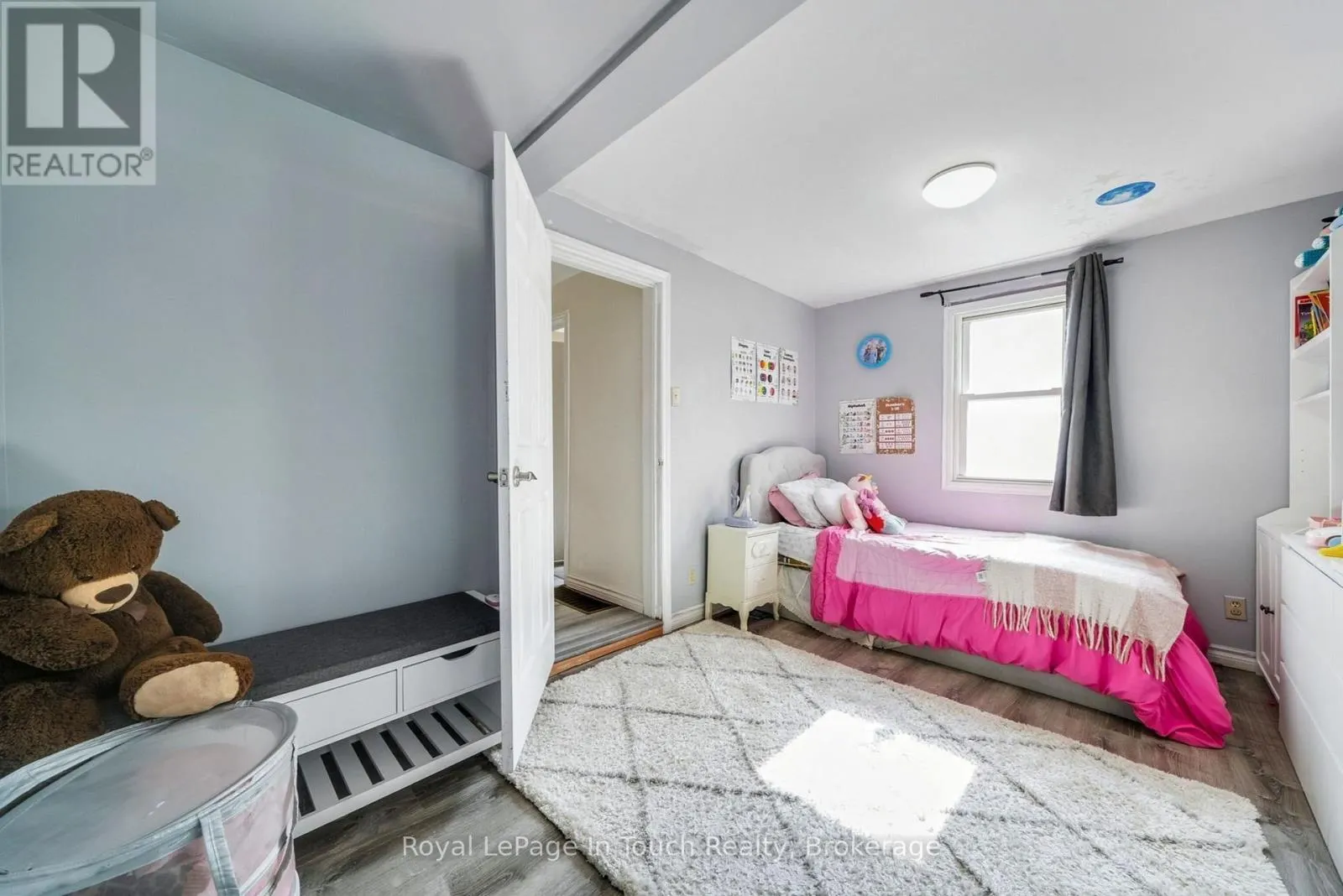 116 ROBERT STREET E