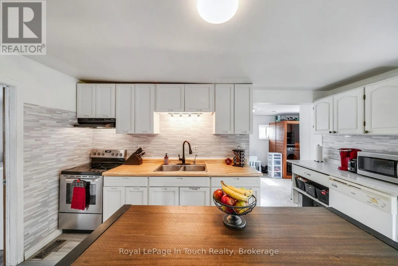 116 ROBERT STREET E
