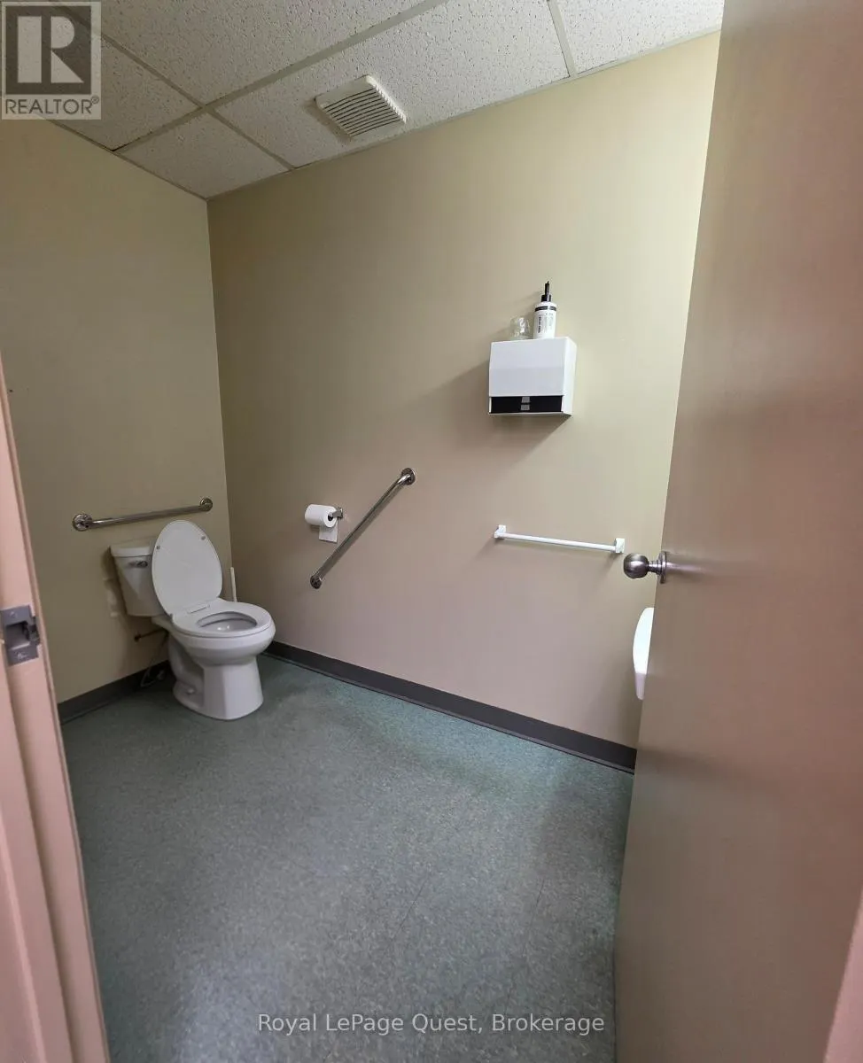 102 - 17 COLBORNE STREET E, #102