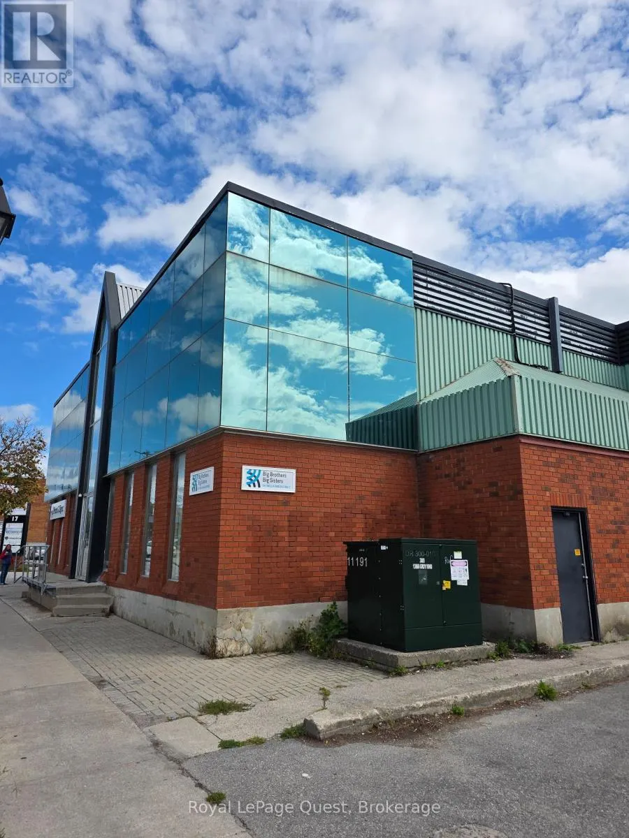 102 - 17 COLBORNE STREET E, #102