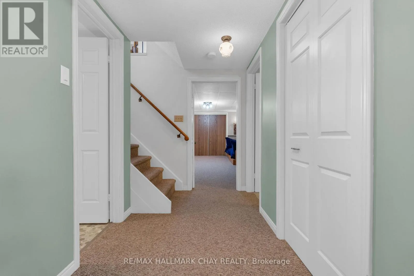 19 ALGONQUIN TRAIL