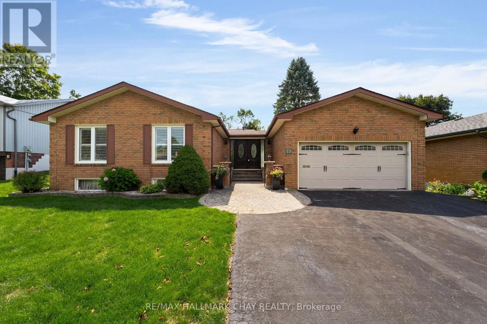 19 ALGONQUIN TRAIL