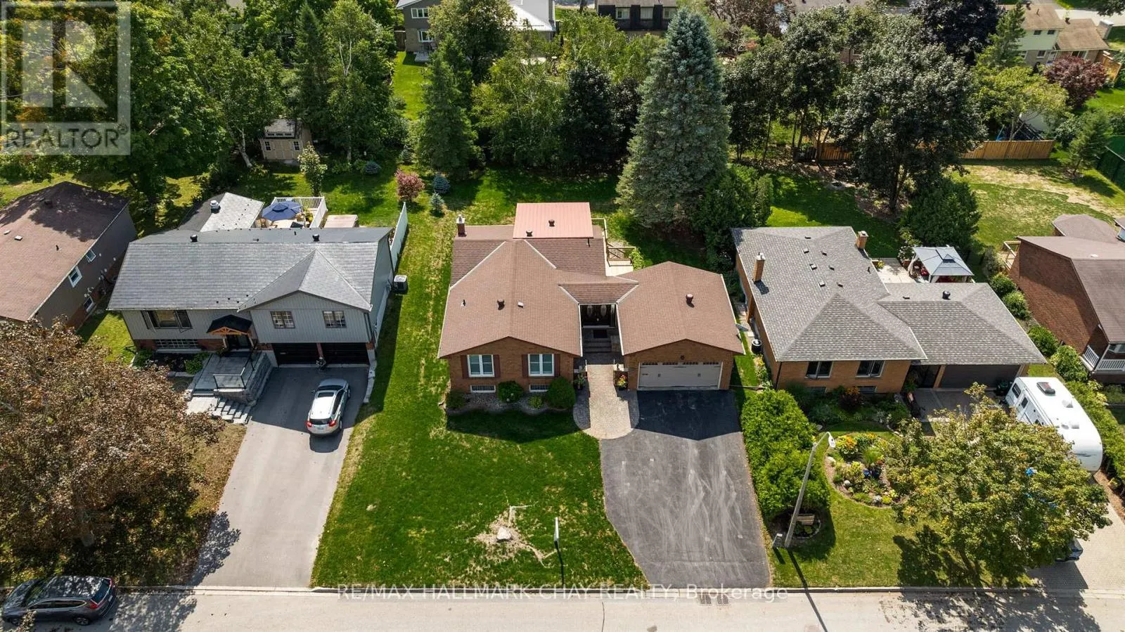 19 ALGONQUIN TRAIL