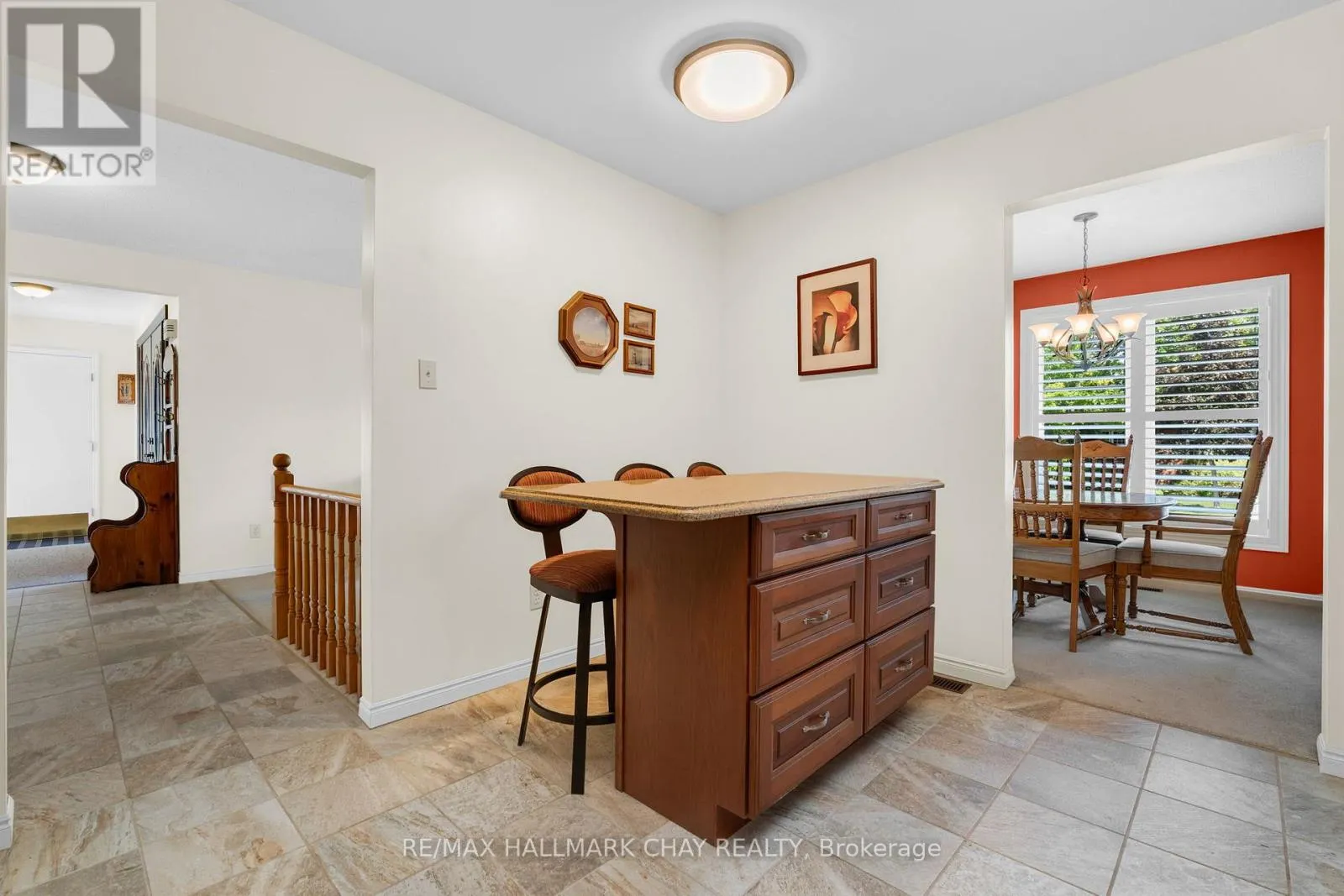 19 ALGONQUIN TRAIL