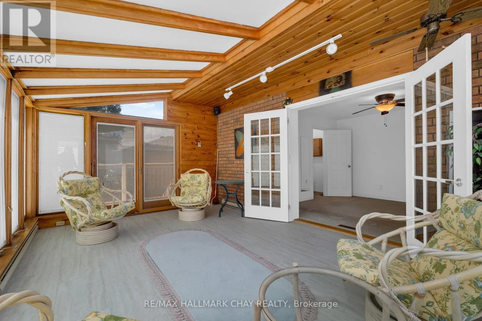 19 ALGONQUIN TRAIL