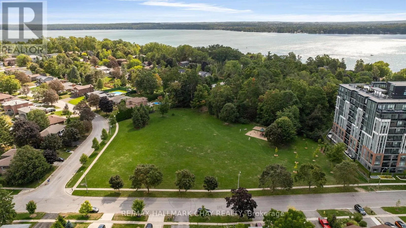 19 ALGONQUIN TRAIL