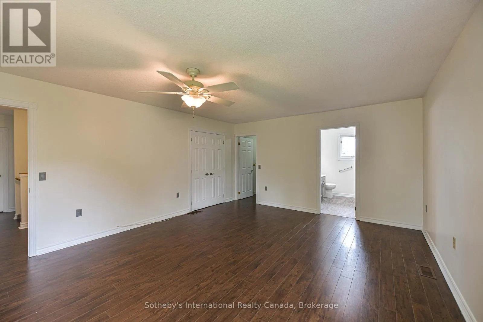 101 - 10 MUSEUM DRIVE, #101