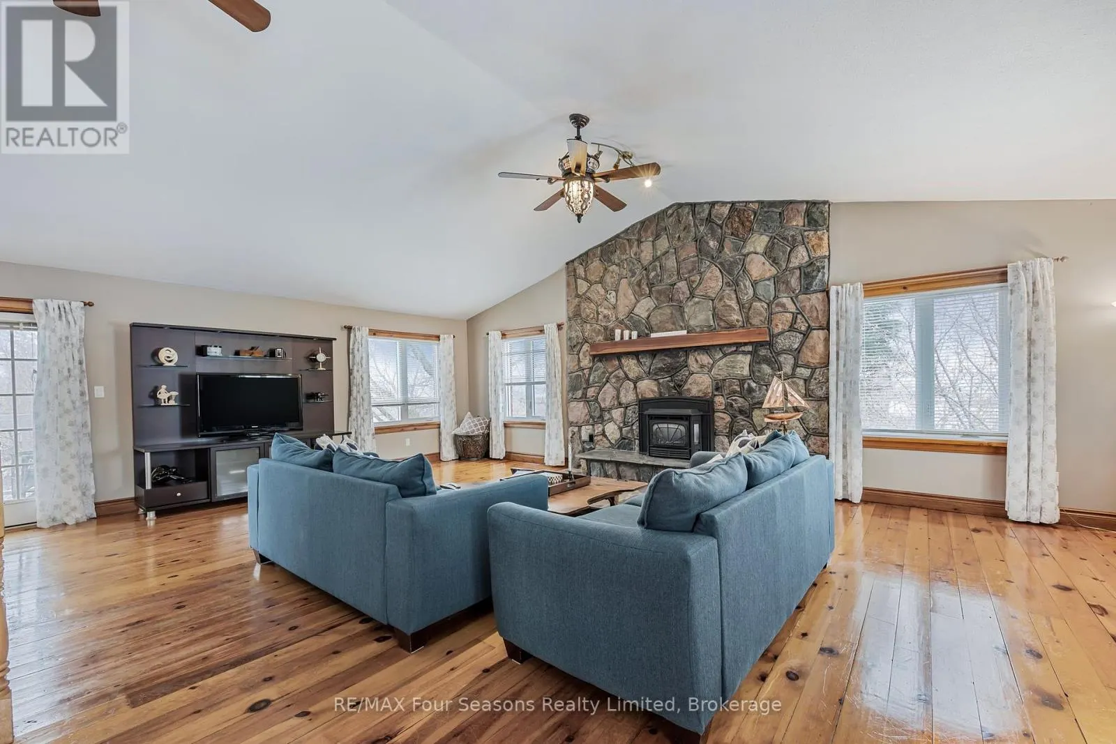 3 SYDENHAM TRAIL E