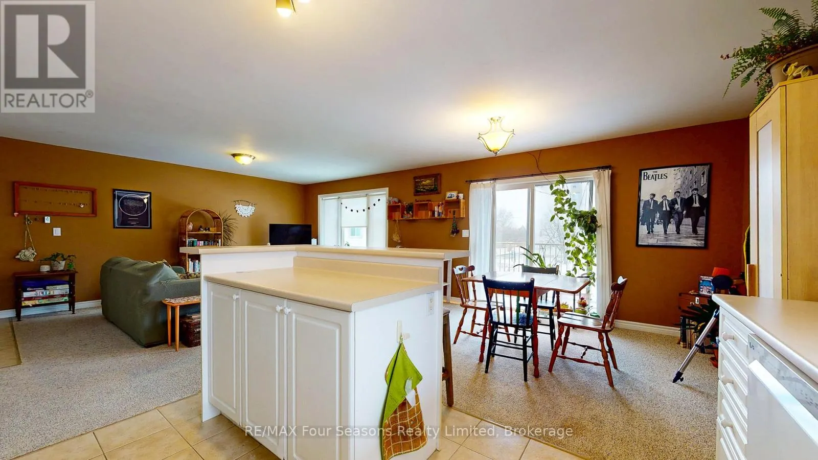 302 - 171 EIGHTH STREET, #302