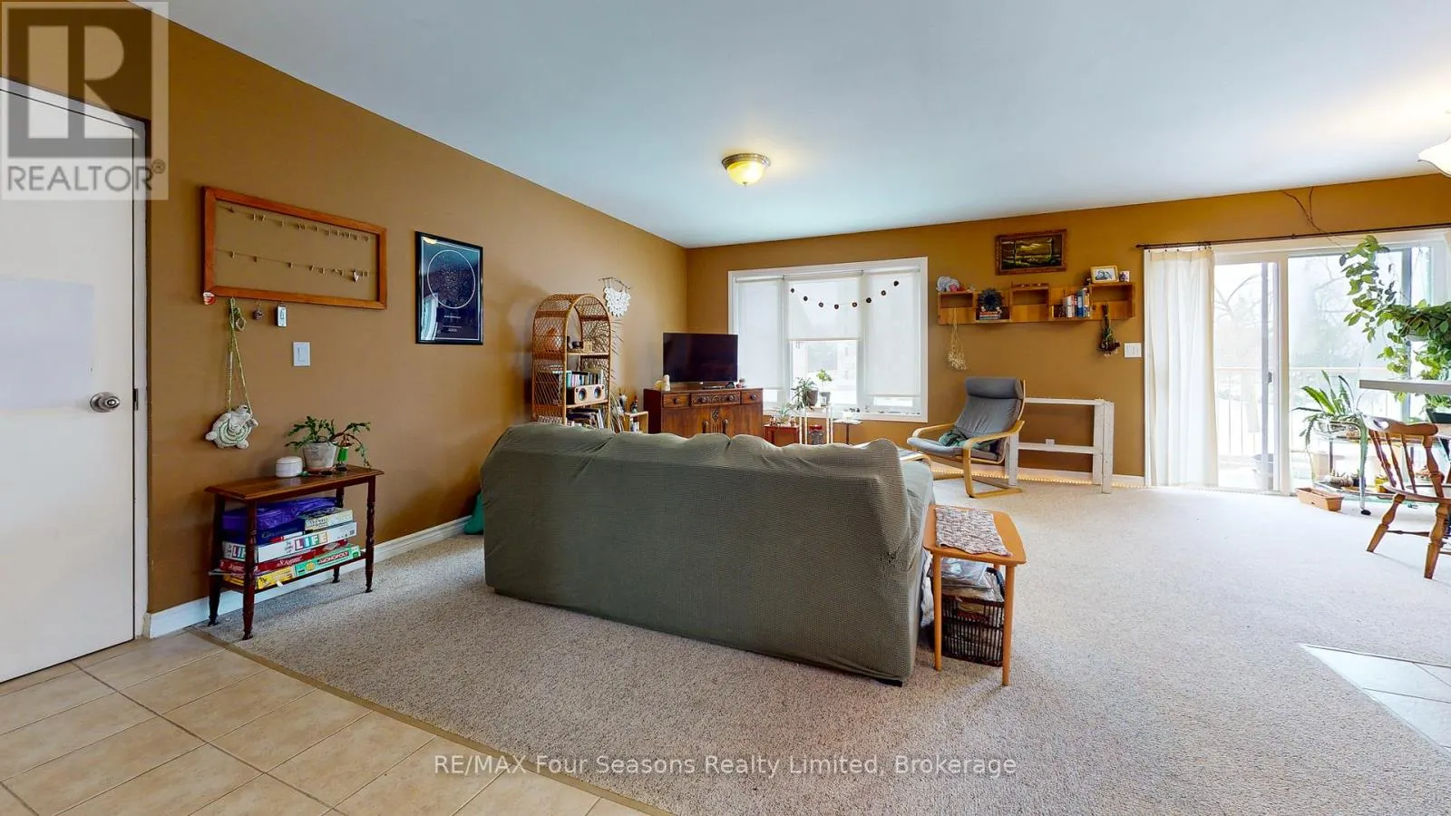 302 - 171 EIGHTH STREET, #302
