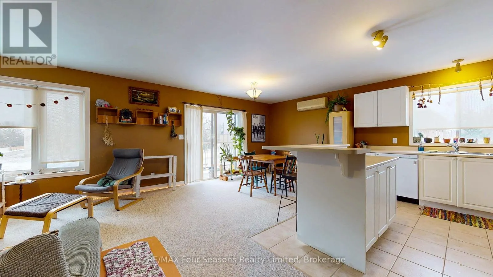 302 - 171 EIGHTH STREET, #302