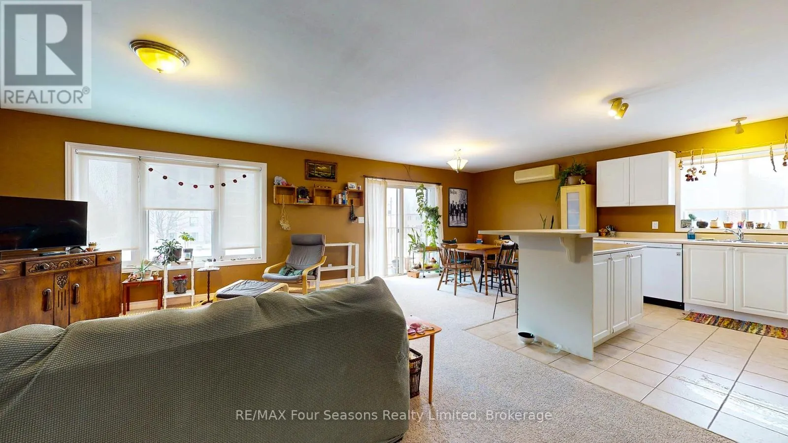 302 - 171 EIGHTH STREET, #302
