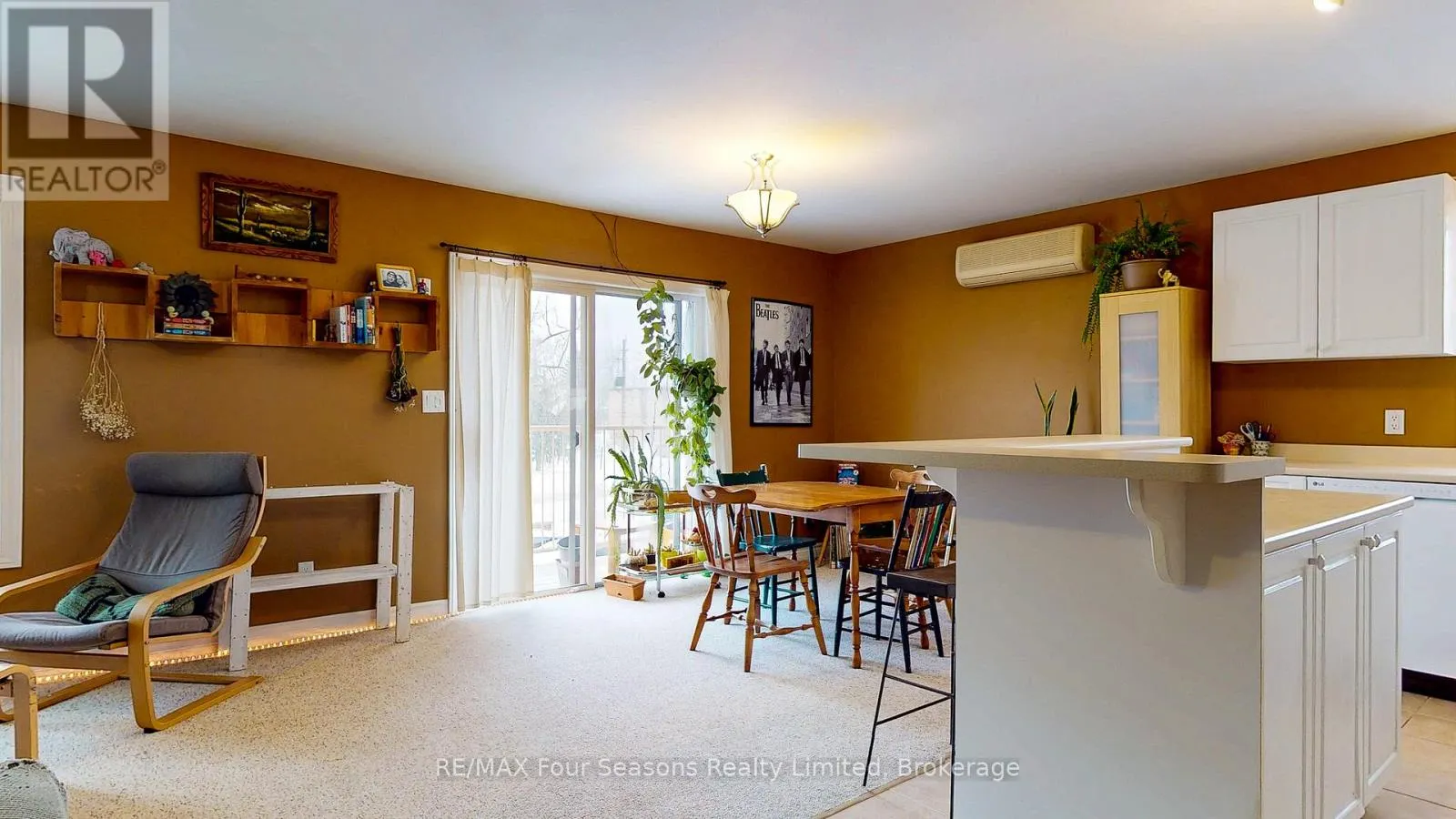 302 - 171 EIGHTH STREET, #302