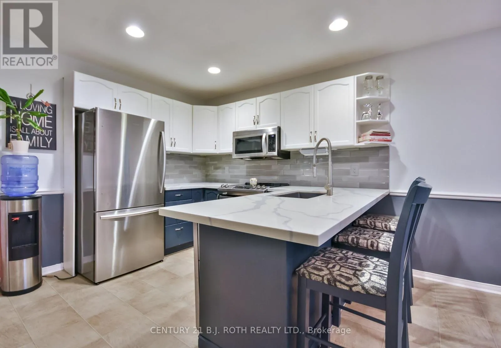 56 MONIQUE CRESCENT