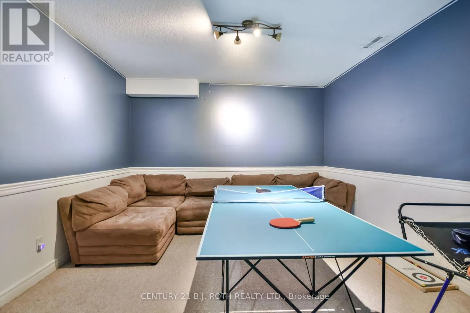 56 MONIQUE CRESCENT