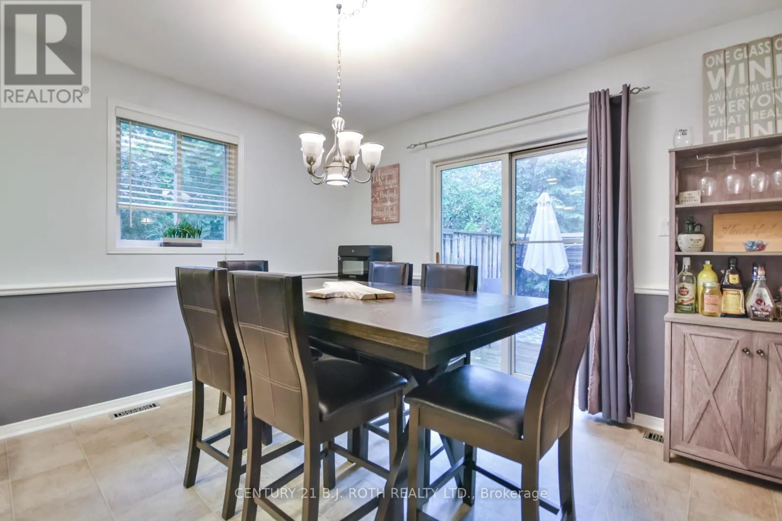 56 MONIQUE CRESCENT
