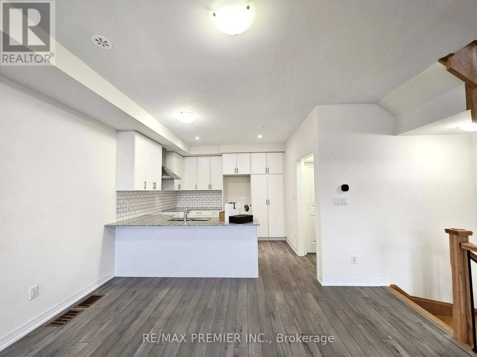 142 TURNBERRY LANE