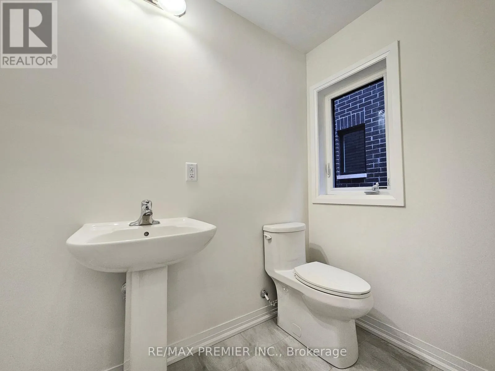 142 TURNBERRY LANE