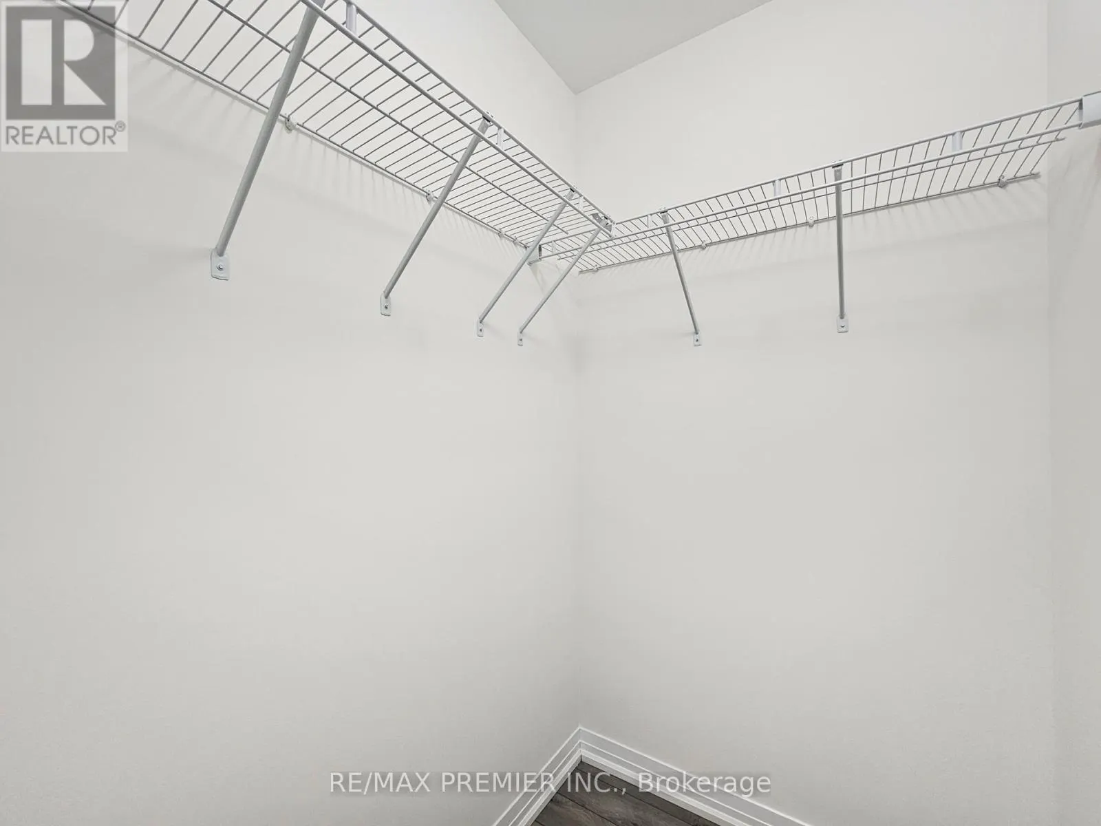 142 TURNBERRY LANE