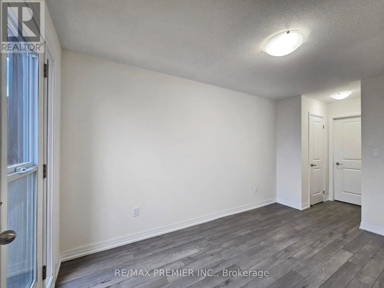 142 TURNBERRY LANE