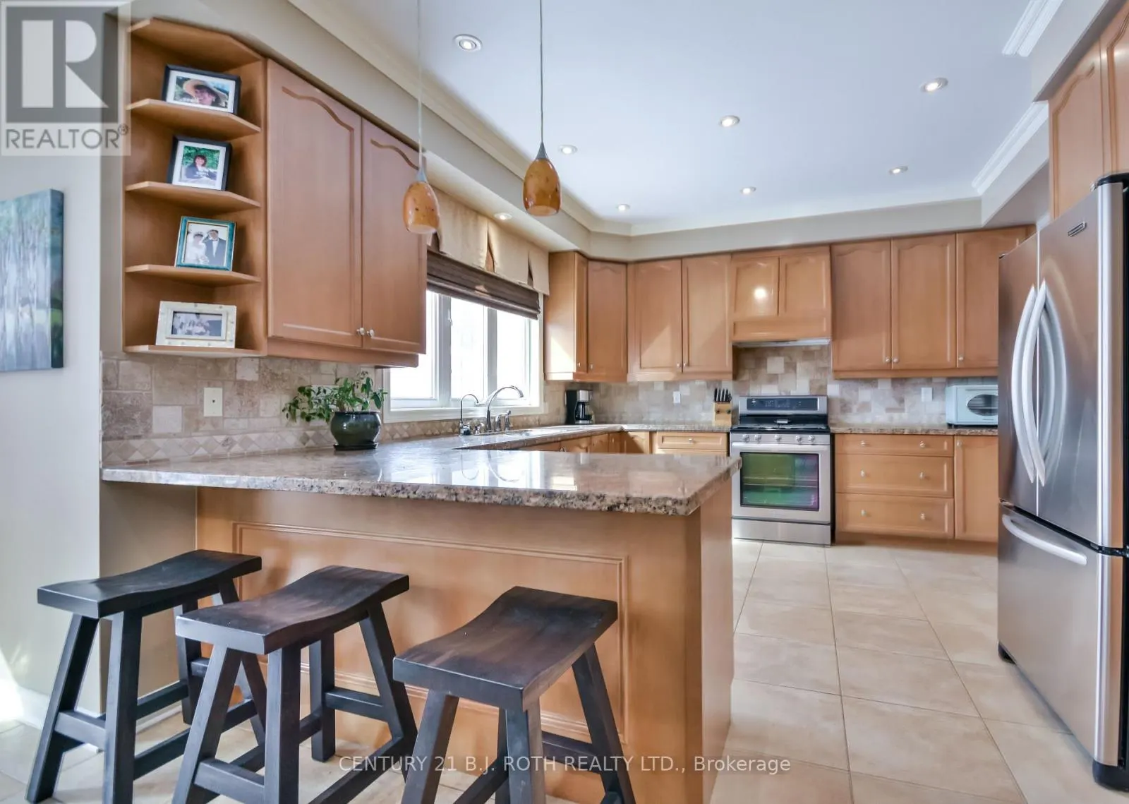 38 CAMELOT SQUARE