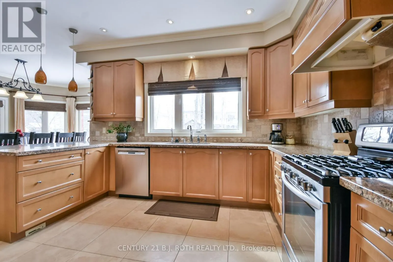 38 CAMELOT SQUARE