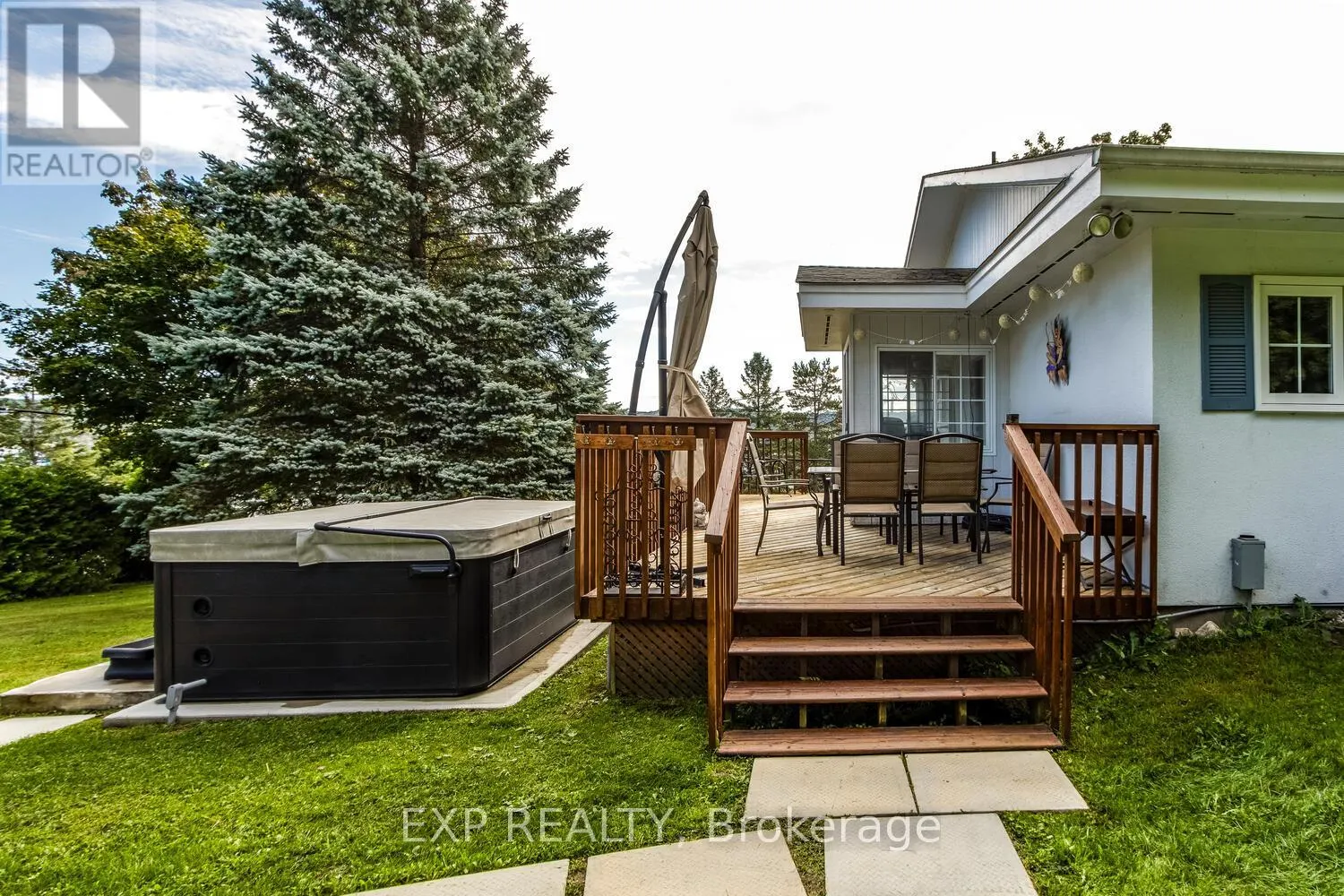304 CHAMPLAIN ROAD