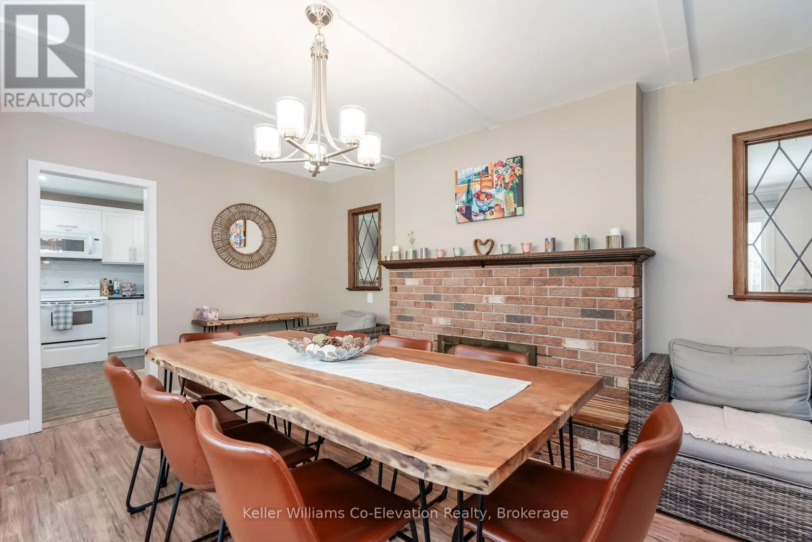 1467 ROSEMOUNT ROAD